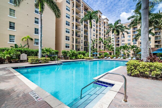 Building Photo - 1801 N Flagler Dr