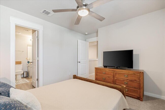 Building Photo - 17103 Crane Fly Dr