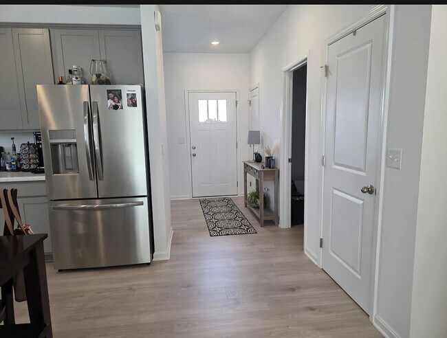 Building Photo - 4158 Tingle Dr