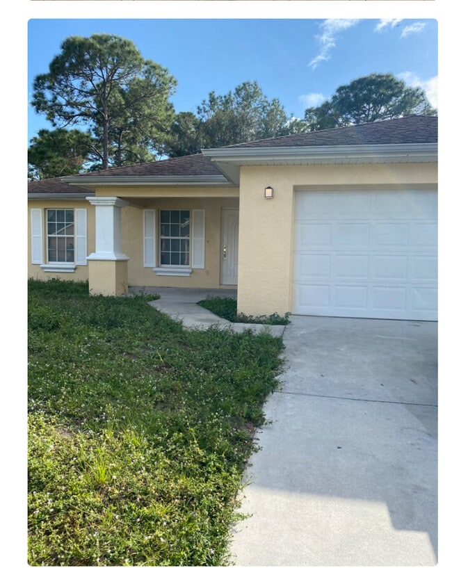 Building Photo - 2813 3rd St SW