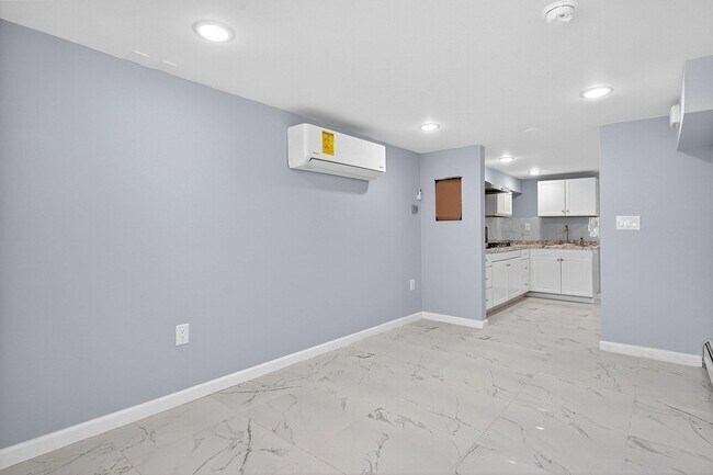 Building Photo - 43 Sycamore Rd