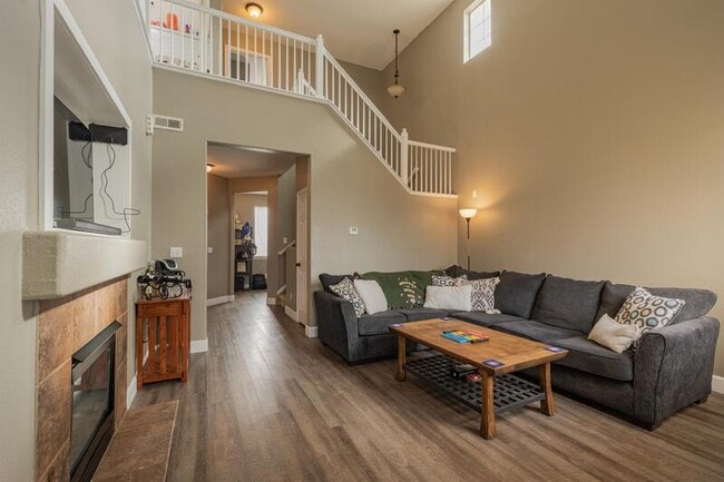 Building Photo - 1245 S Flatrock Cir