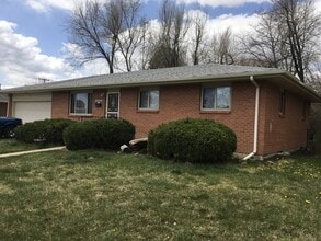 Building Photo - Spacious 3 Bedroom, 1.5 Bathroom Home in G...