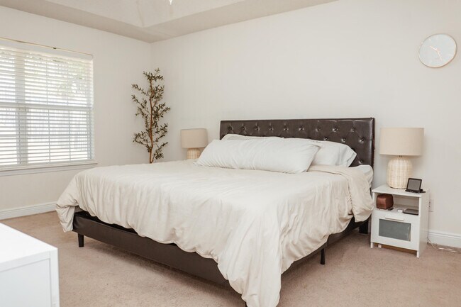 Building Photo - 641 Territory Ln