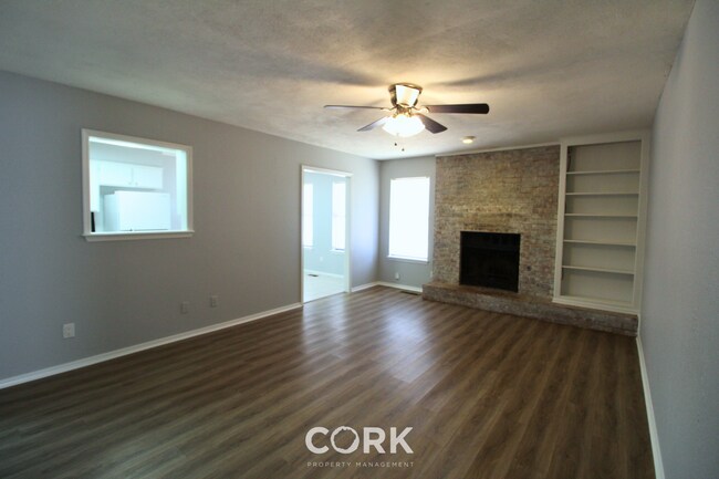 Building Photo - 708 Teal Pl