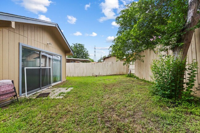 Building Photo - 4907 Dare Ln