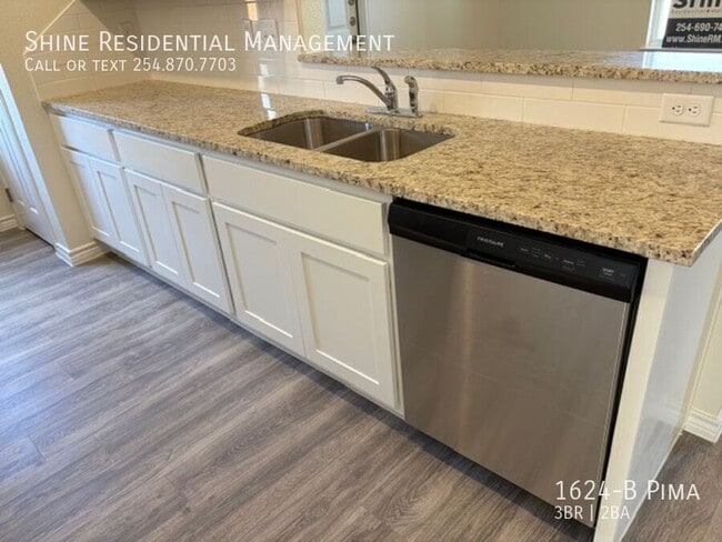 Building Photo - 1624-B Pima-