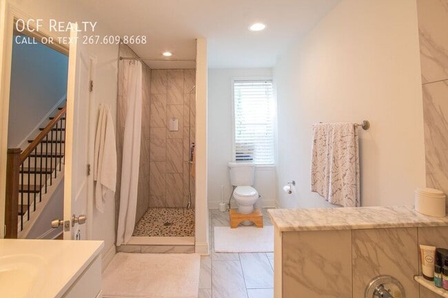 Building Photo - 1230 S 24th St