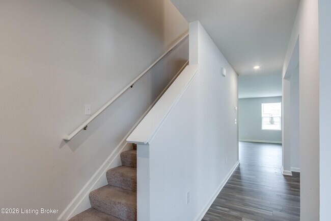 Building Photo - 109 Elegance Wy