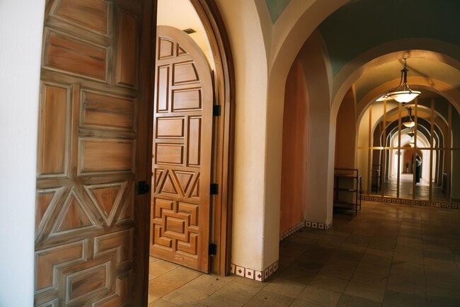 Building Photo - 415 Merlin Rd