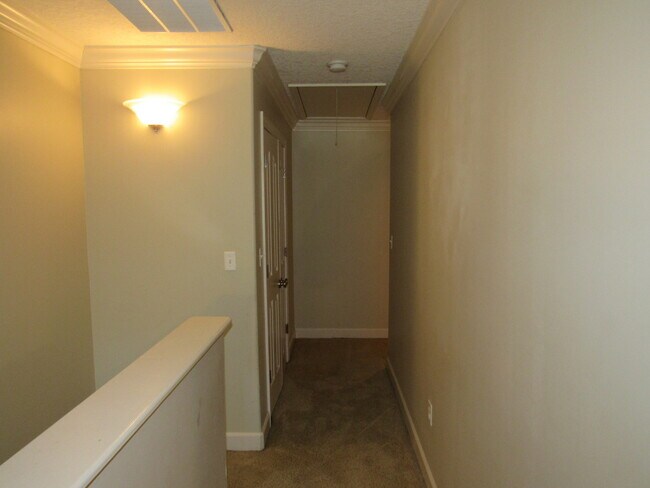 Building Photo - 3400DBarack