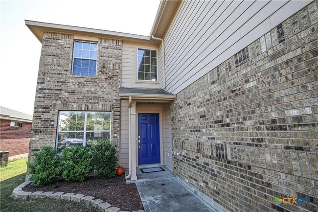 Primary Photo - 157 Brickyard Ln