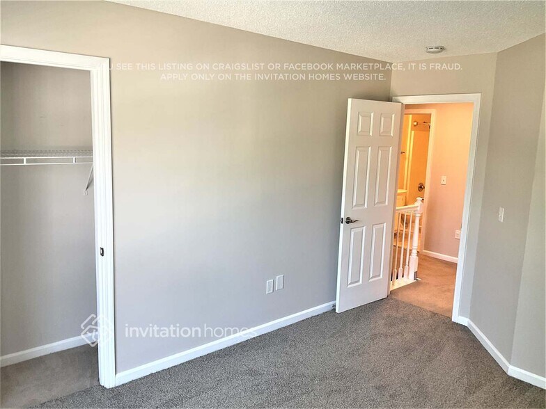 Building Photo - 2384 Saguaro Ln