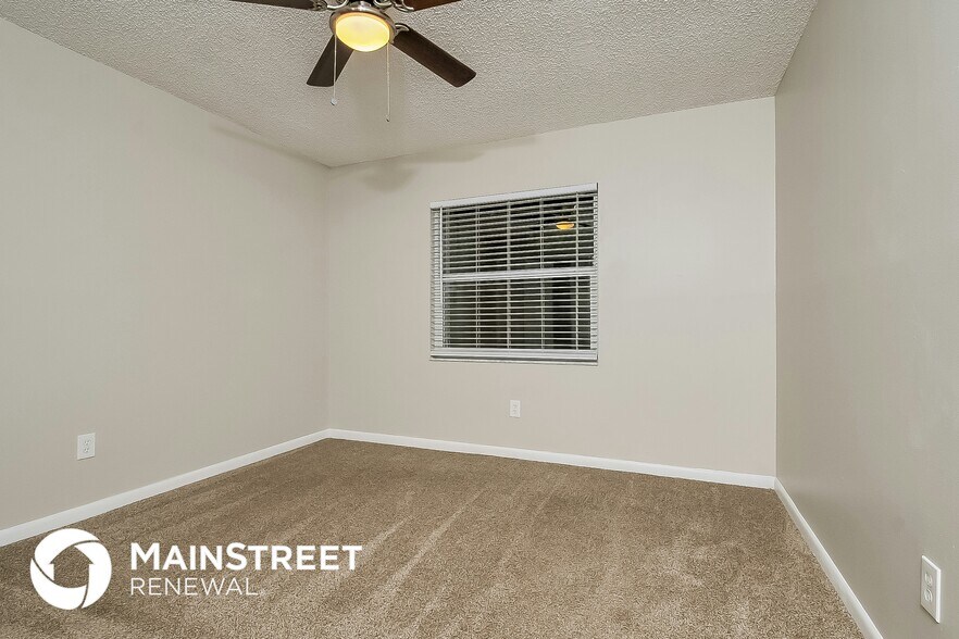 Building Photo - 3818 Southview Dr