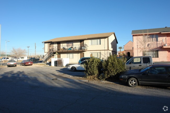 Building Photo - 4704 Lucite Ln