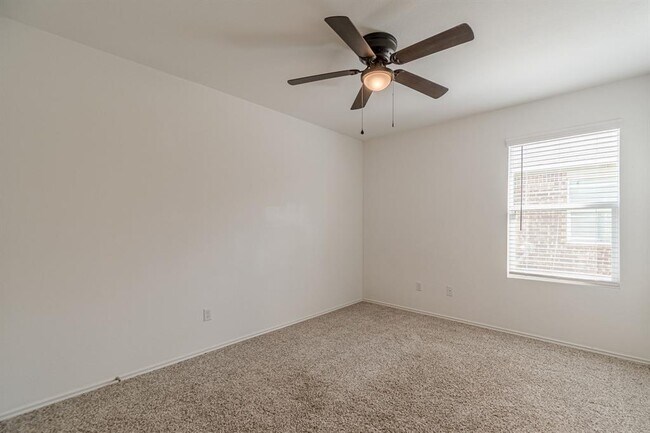 Building Photo - 341 Escondido Cir