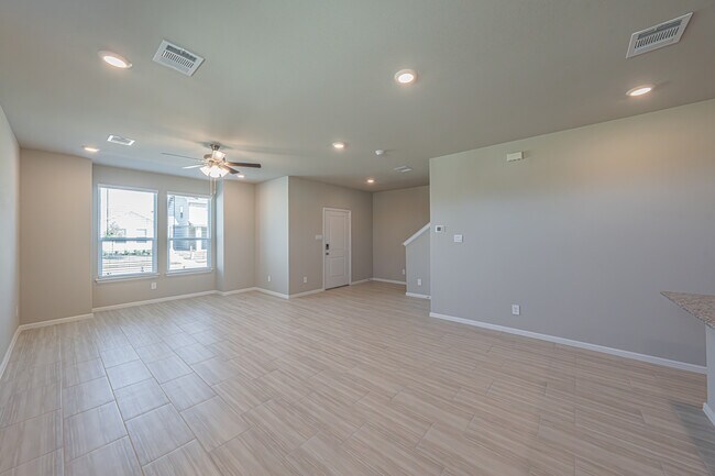 Building Photo - 3000 Pecan Farm Ln