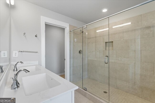 Building Photo - 2030 Main St NW