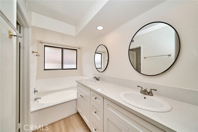 Building Photo - 22810 Chardonnay Dr