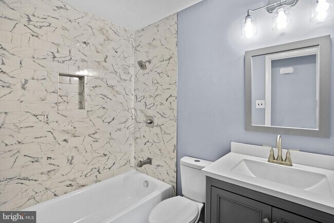 Building Photo - 4226 Evergreen Dr