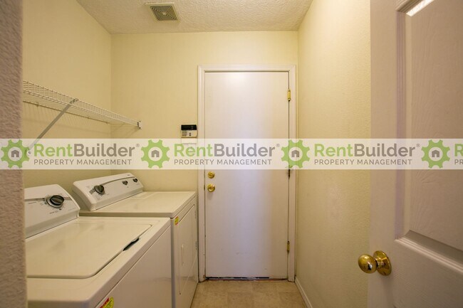Building Photo - CALL US TODAY AT (505) 808-6467 TO SCHEDUL...