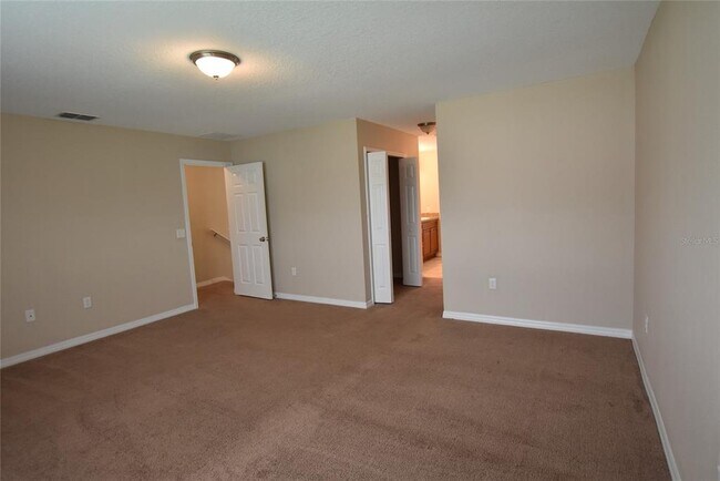 Building Photo - 527 Bristol Cir