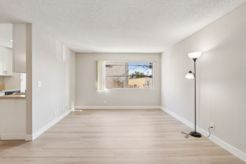 Building Photo - 626 E Verdugo Ave