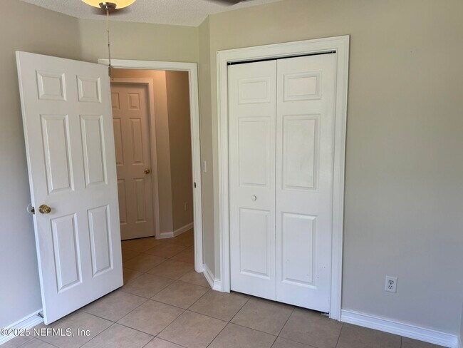 Building Photo - 84042 St James Ct
