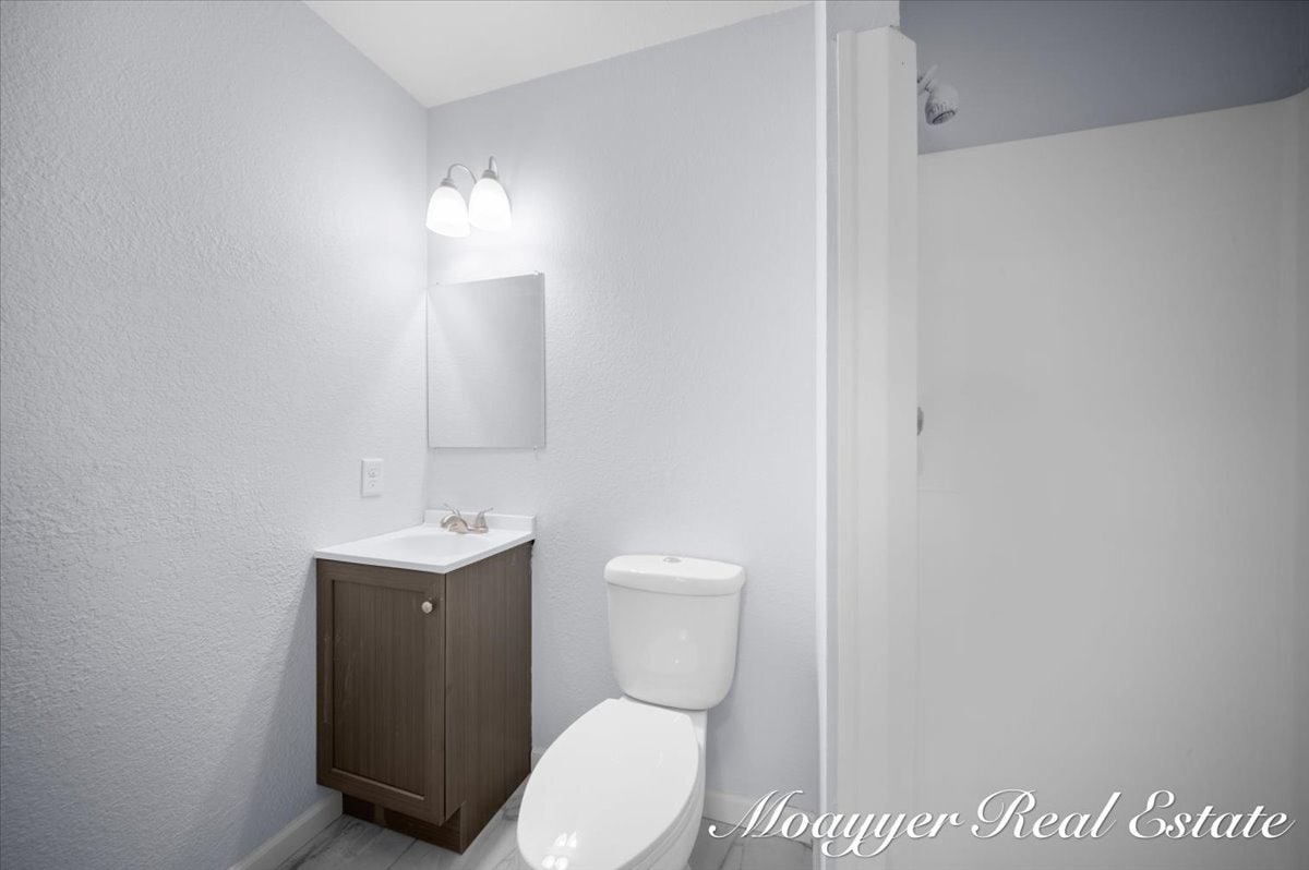 Building Photo - 1041 Abbey Ct