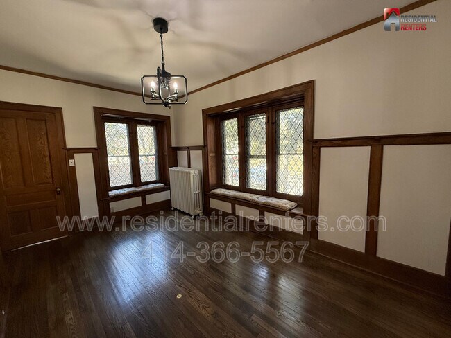 Building Photo - 1155 N 21st St