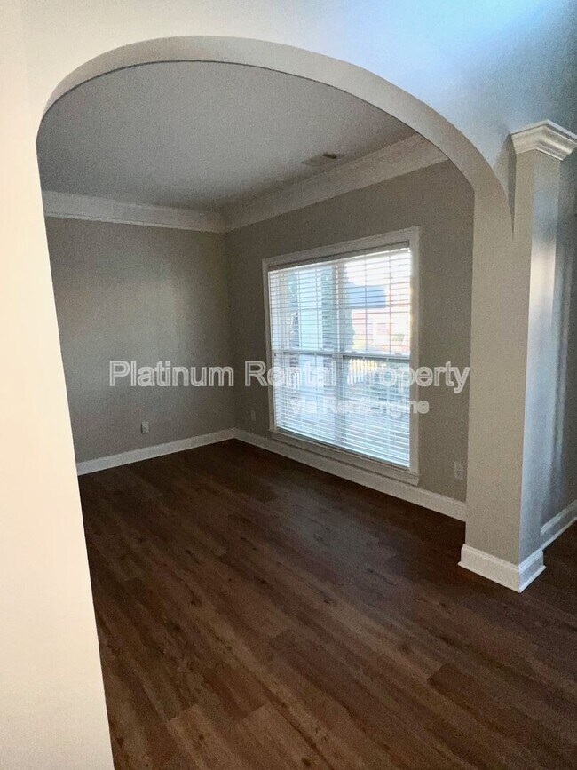 Building Photo - 7170 Belcrest Dr