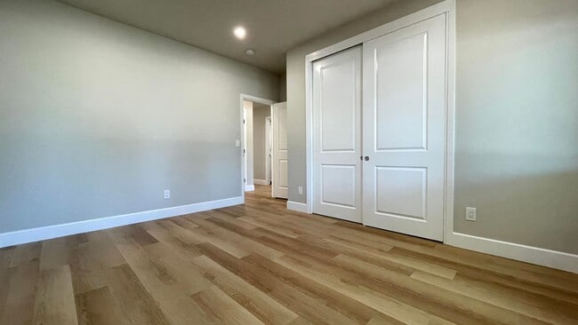 Building Photo - 3BD/2BA - Stylish Home Near Valley Fair Ma...