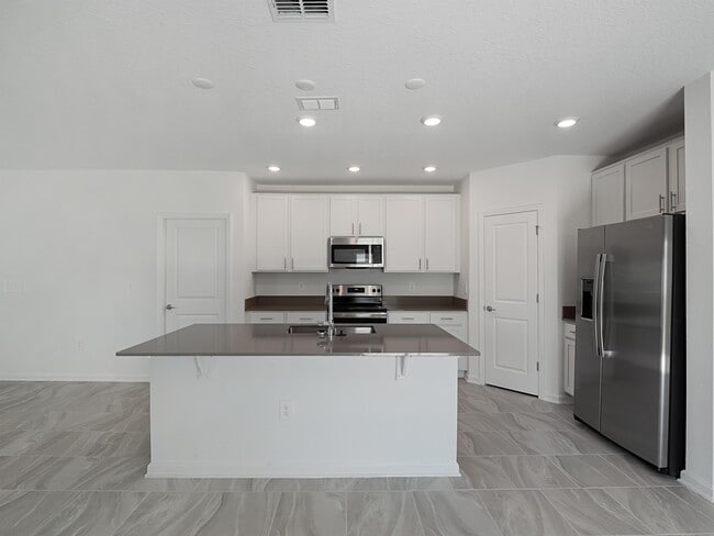 Building Photo - 571 Jett Ln