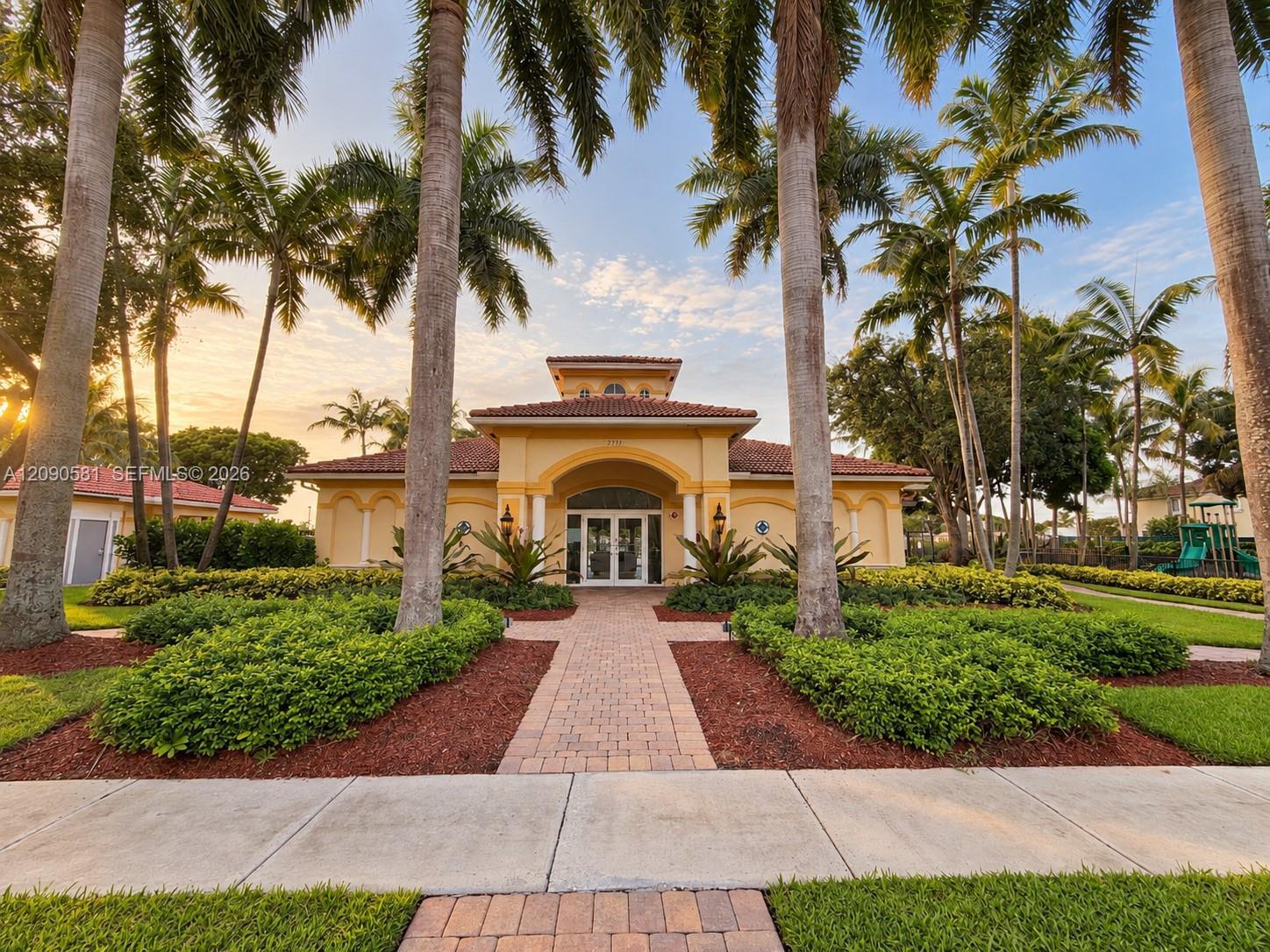 Building Photo - 2913 S Greenleaf Cir