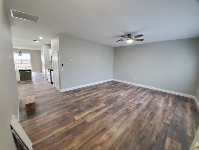 Building Photo - 801 Jade Forest Ave