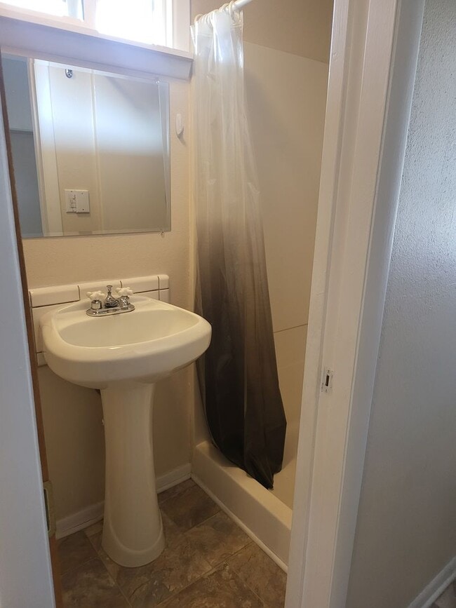 Building Photo - 3 bed 1.5 bath house in Ephrata