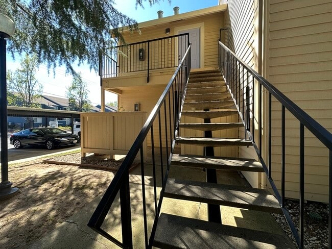 Building Photo - Beautifully Updated Condo in Citrus Heights!