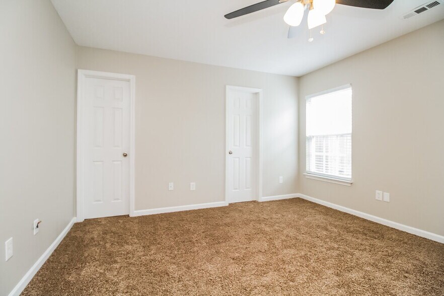 Building Photo - 3014 Deer Trail Dr