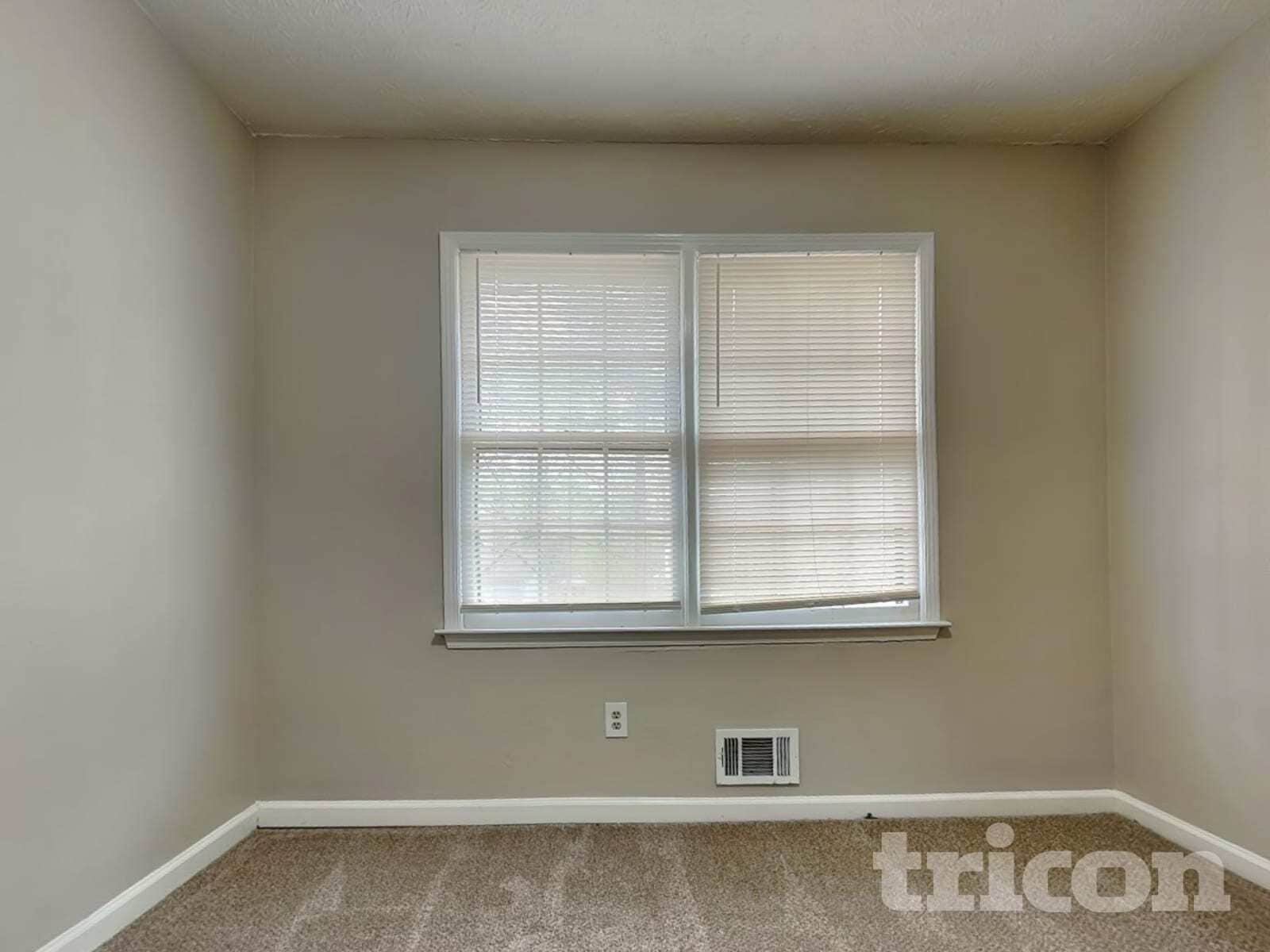 Building Photo - 3735 Linwood Way