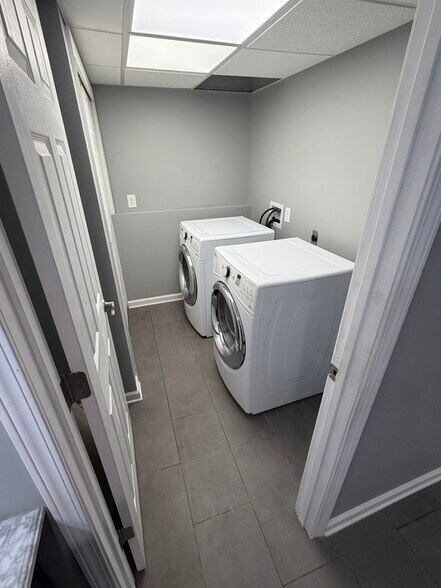 Private laundry room’ - 220 Drumcliff Ct
