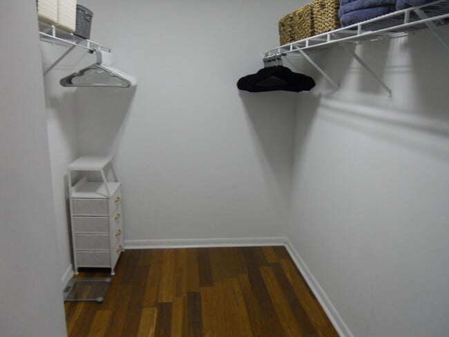 Building Photo - 8199 Springlake Dr