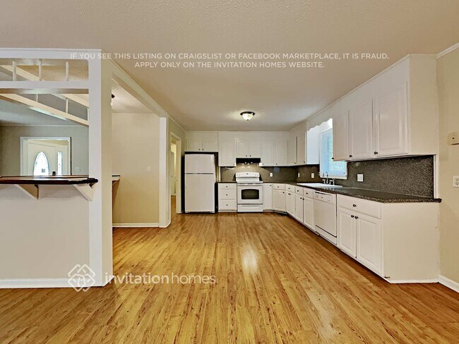 Building Photo - 499 Kingfield Dr SW