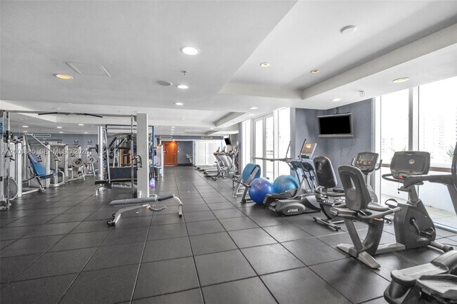 Building Photo - 7900 Harbor Island Dr