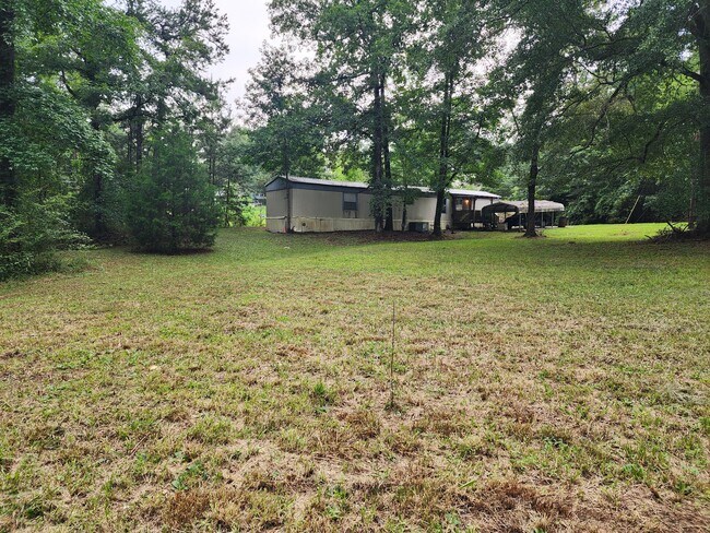 Building Photo - 7900 Eastview Dr