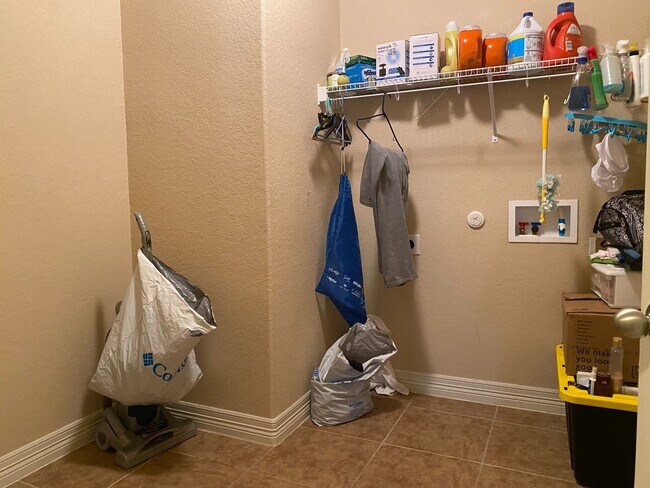 Building Photo - 3101 Christians Tee