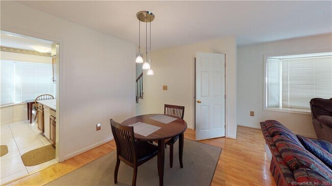 Building Photo - 1 Daventry Hill Ln