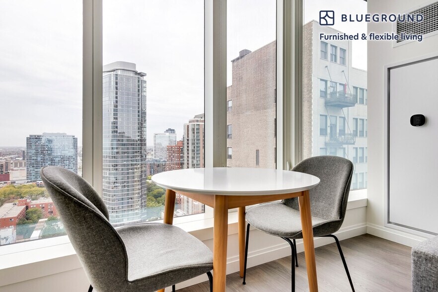 Building Photo - 1000 S Michigan Ave