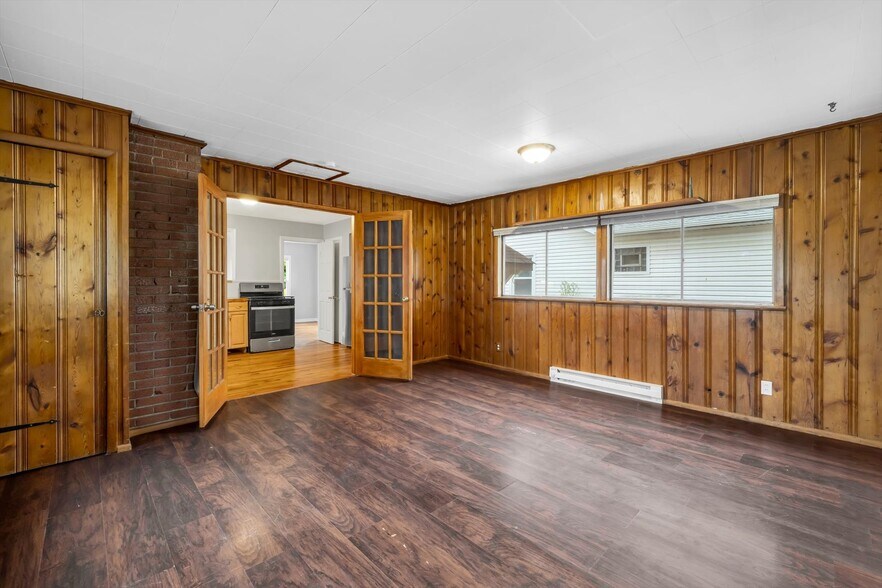 Building Photo - 8593 Engler ave
