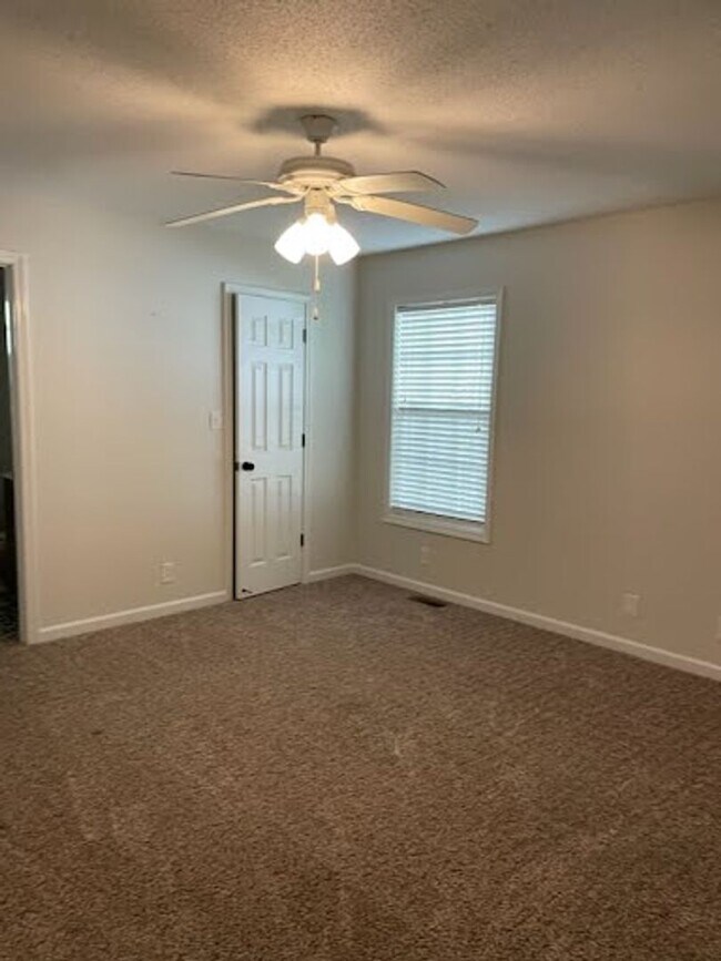 Building Photo - 2492 Rafiki Dr