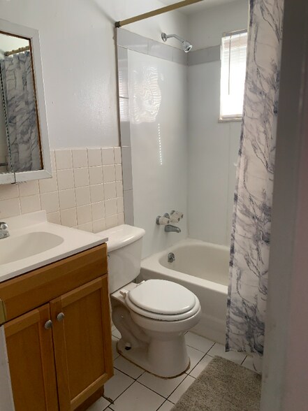 Building Photo - 728 Ohio Pike